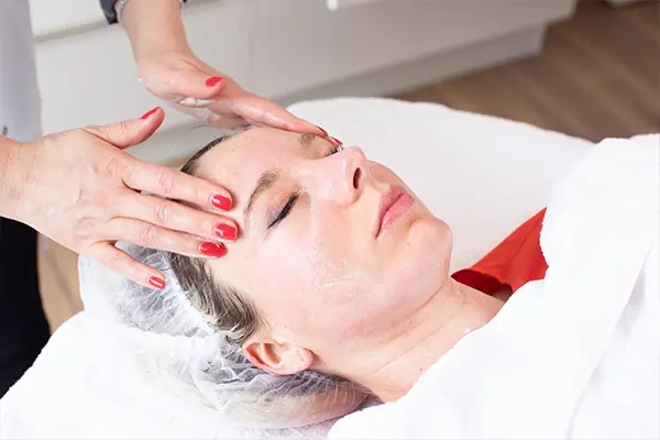 BB Glow-Behandlung in der N.M. Beauty Lounge in Sarstedt